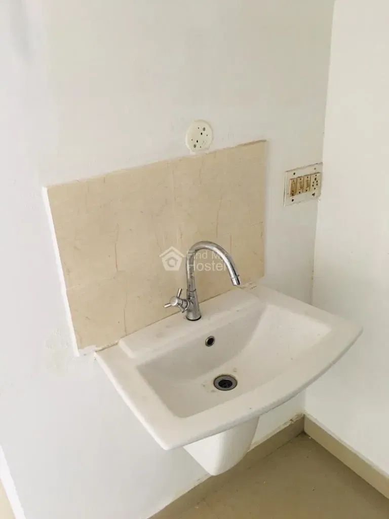 ORBIT GENTS HOSTEL in Kadavanthra, Ernakulam — photo 6