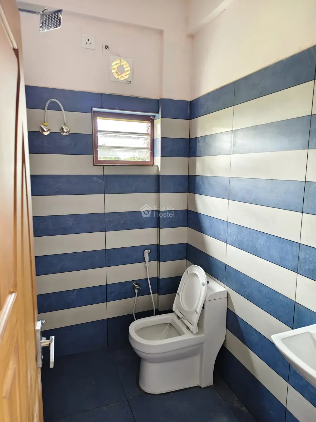 LA CASA EXECUTIVE MEN'S LIVING in Kakkanad, Ernakulam — photo 2
