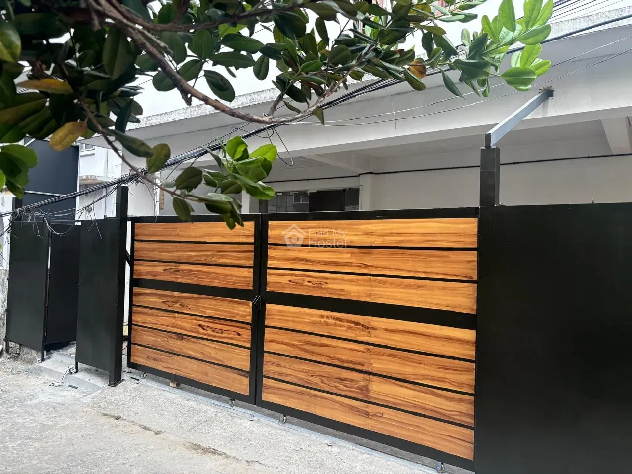 HIVE LADIES HOSTEL in Kacheripady, Ernakulam — main photo