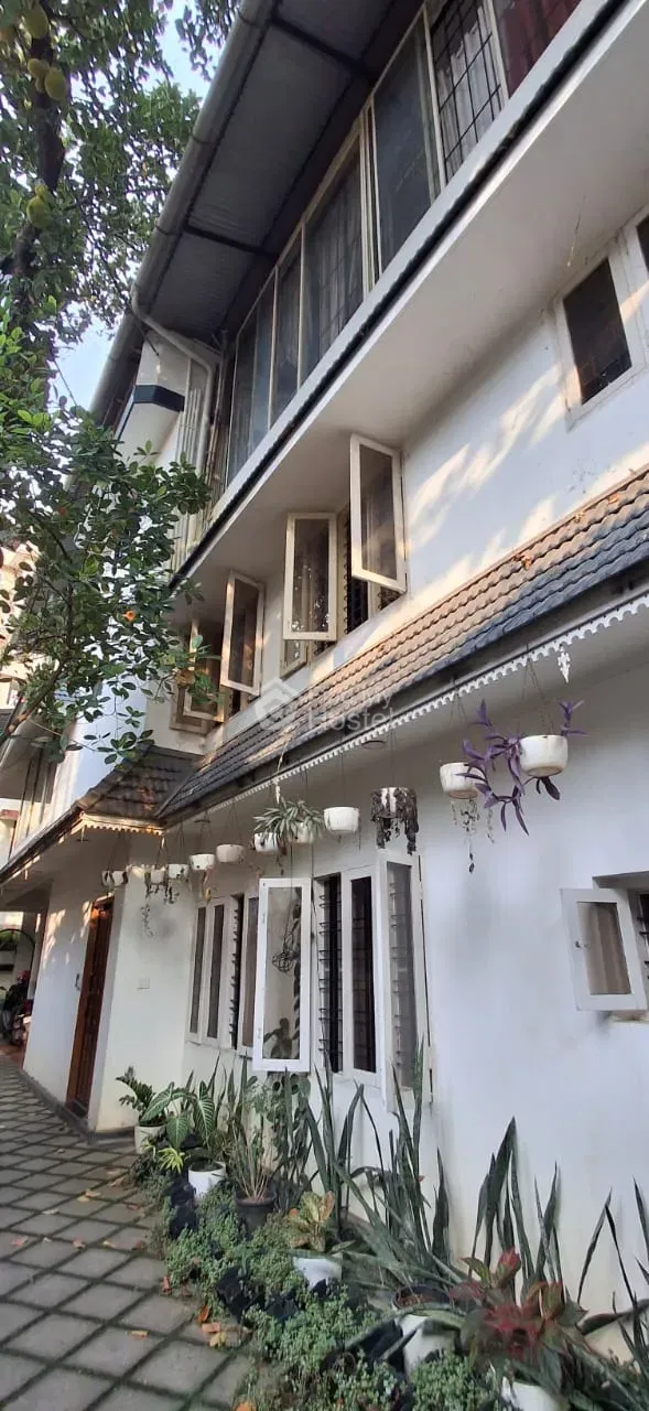Unique Inn Ladies hostel in Palarivattom, Ernakulam — main photo