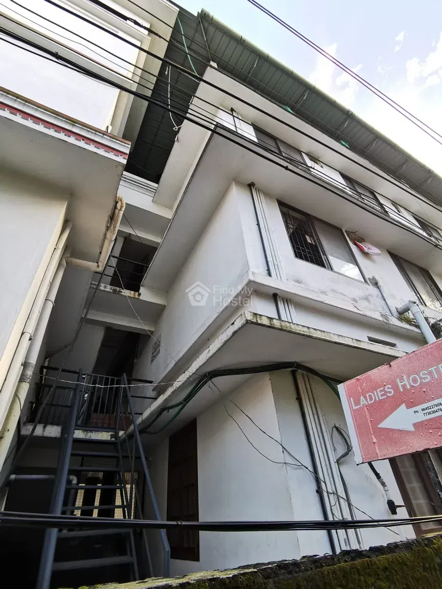 FRIENDS LADIES HOSTEL 1 in Kaloor, Ernakulam — main photo