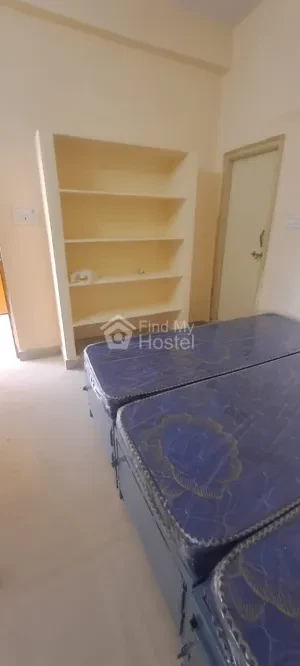 SSR Deluxe Girls Hostel image 13