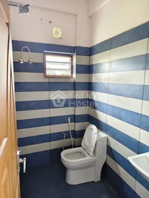 LA CASA EXECUTIVE MEN'S LIVING in Kakkanad, Ernakulam — photo 2