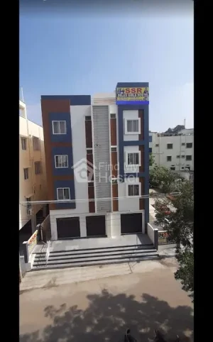 SSR Deluxe Girls Hostel image 1