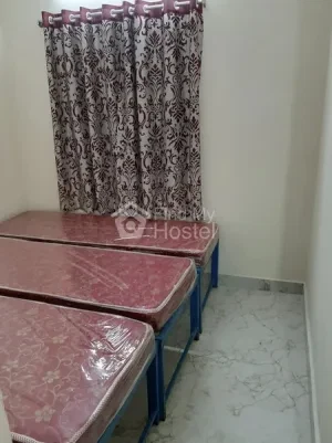 SSR Deluxe Girls Hostel image 7