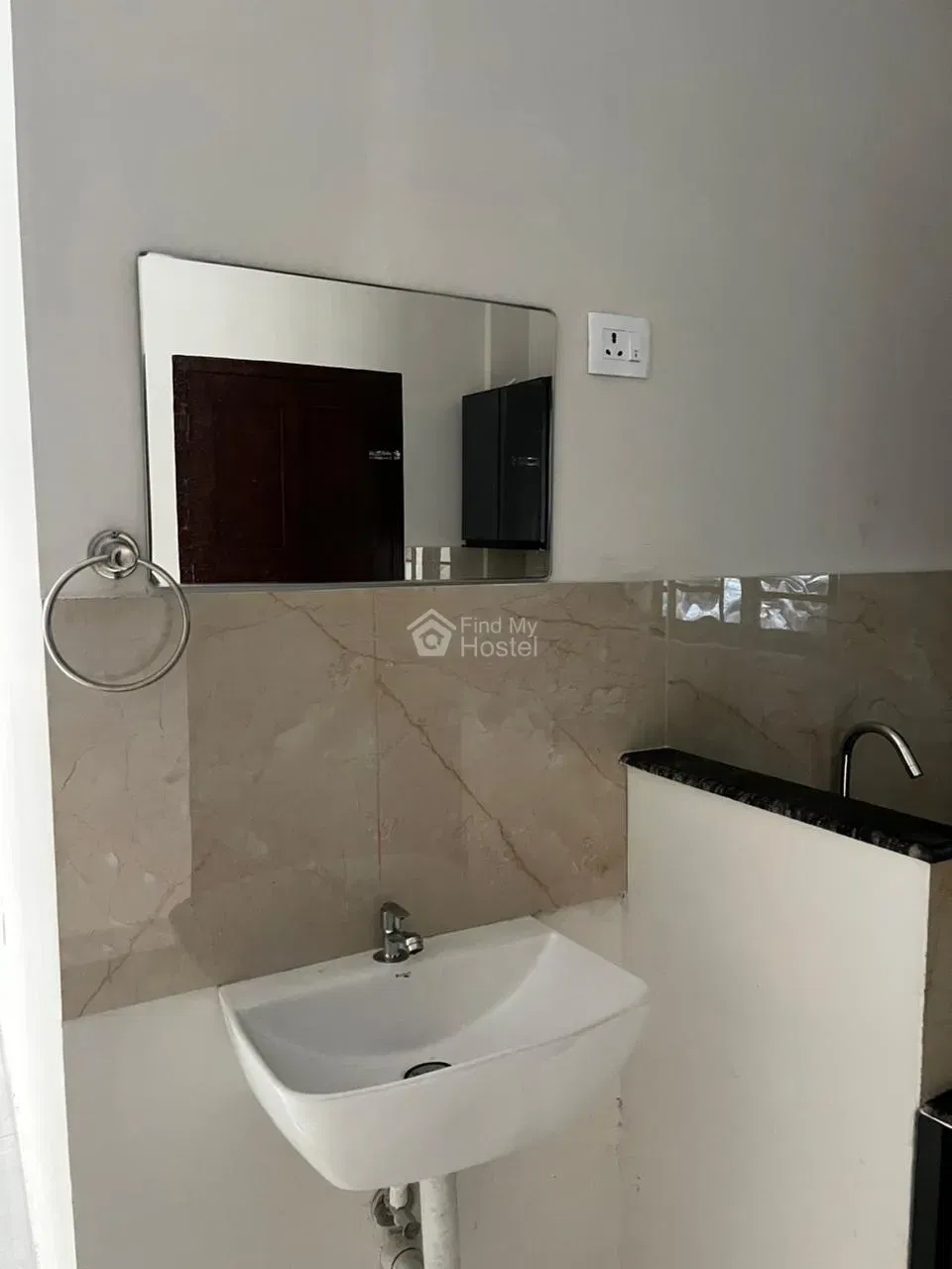 HOSTELOOP CREST Executive Premium Gents PG in Kakkanad, Ernakulam — photo 6