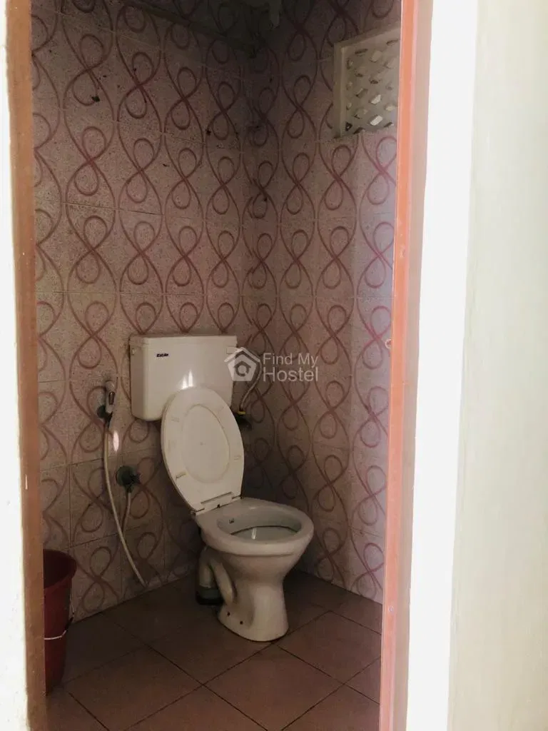 JJ AVENUE GENTS HOSTEL in Vazhakkala, Ernakulam — photo 6