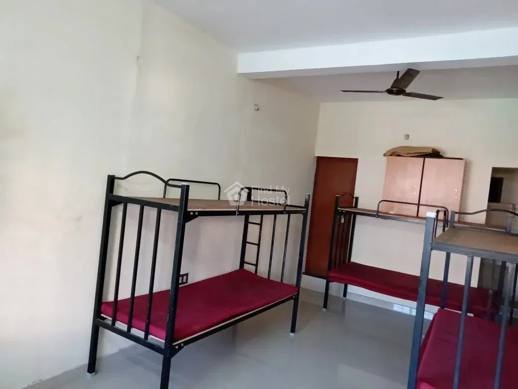 Tri Star Gents Hostel in Thevara, Ernakulam — photo 3