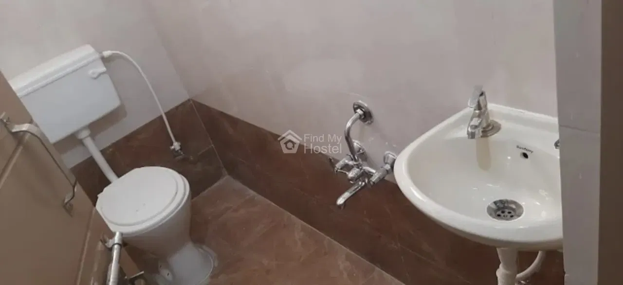 SSR Deluxe Girls Hostel in BN Reddy Nagar, Hyderabad — photo 6