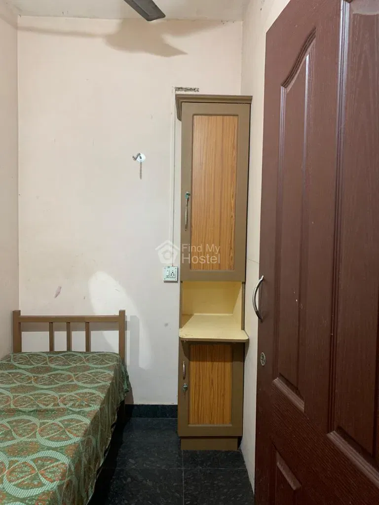 ROSE VILLA LADIES HOSTEL in Thammanam, Ernakulam — photo 4
