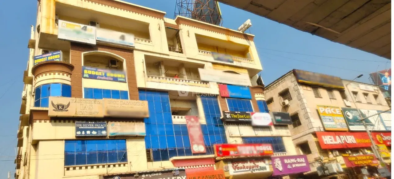 Room4U in Dwaraka Nagar, Visakhapatnam — main photo