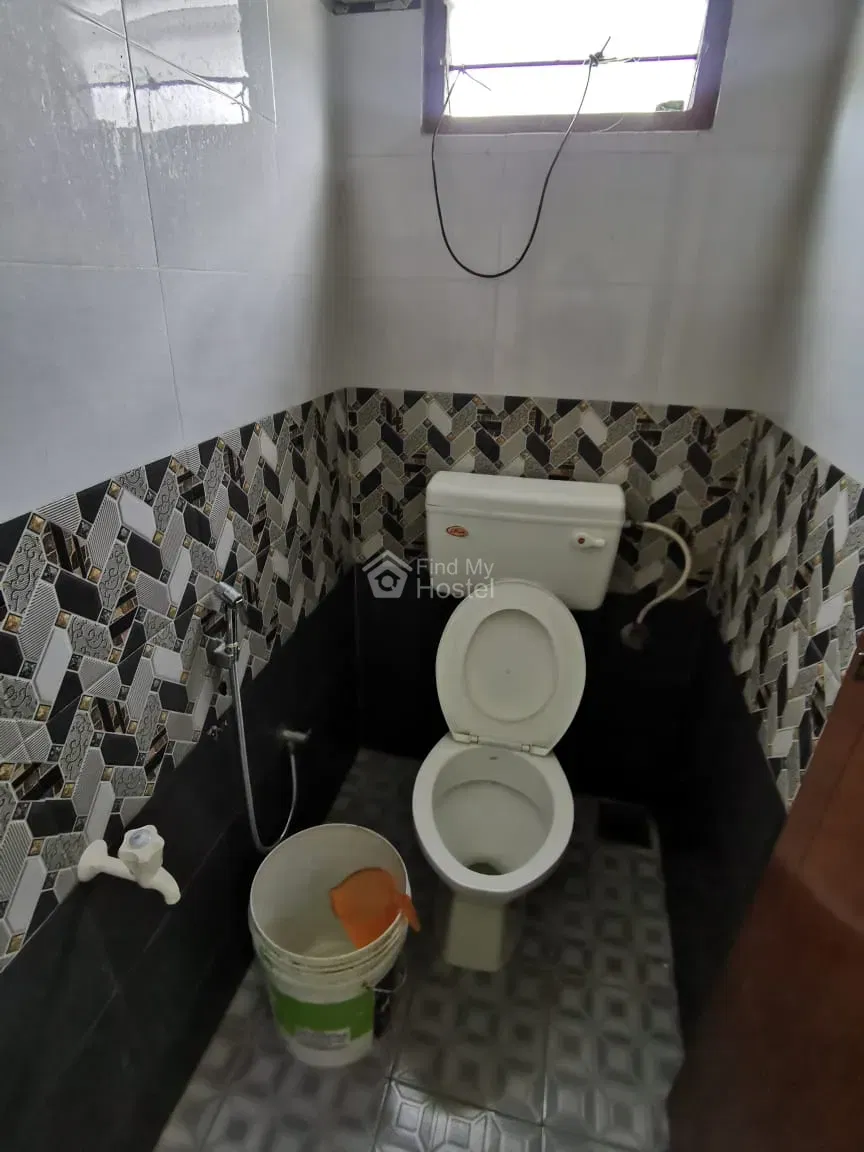 ST JOSEPH GENTS HOSTEL in MG-Road, Ernakulam — photo 5