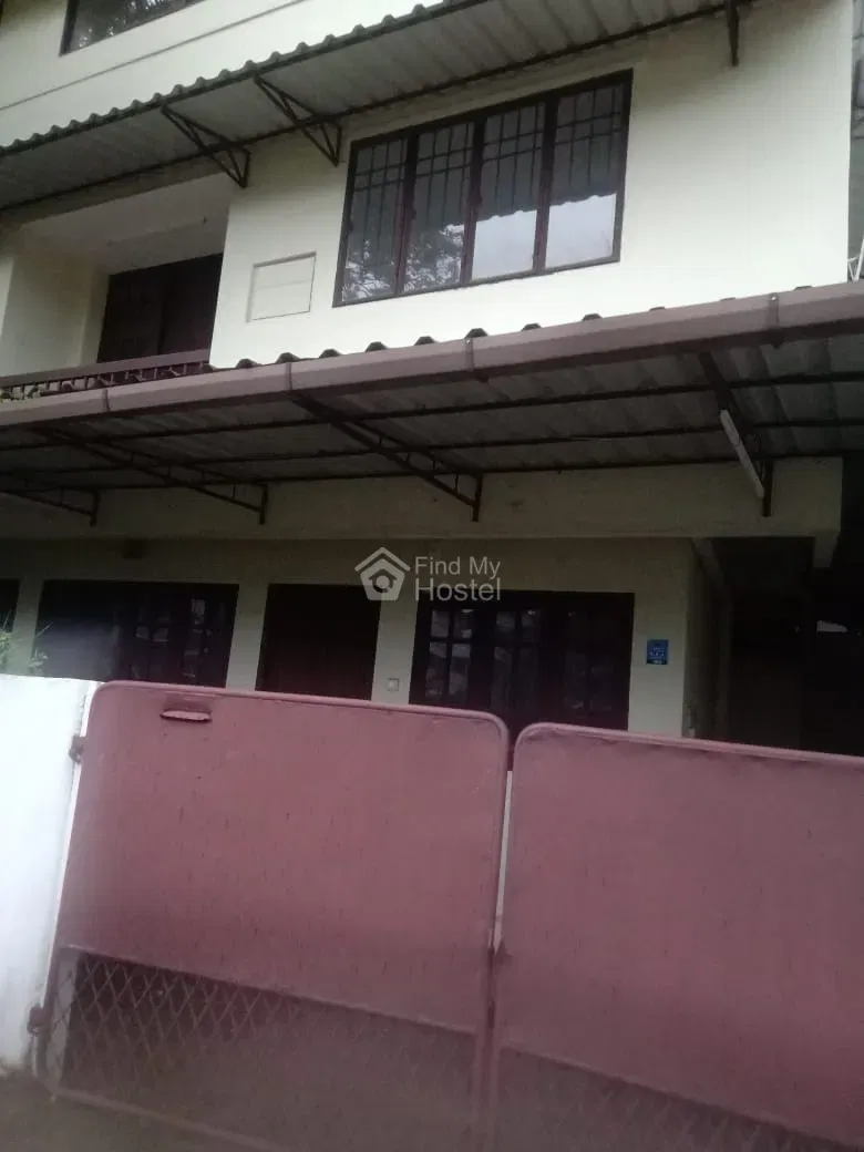 Orange Gents Hostel in Kacheripady, Ernakulam — photo 7
