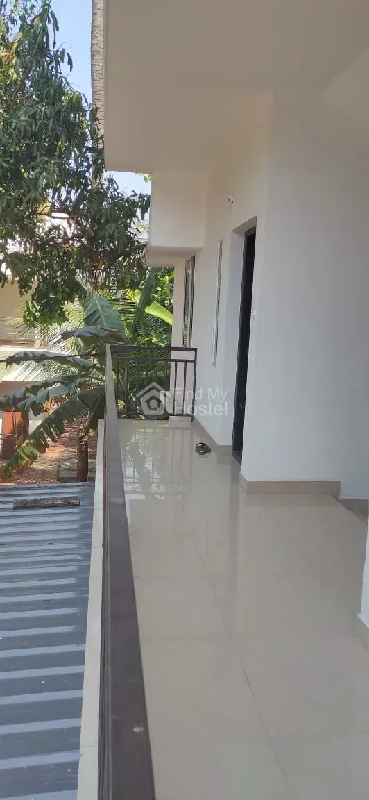 Friendly Home Ladies Hostel in Vazhakkala, Ernakulam — photo 3