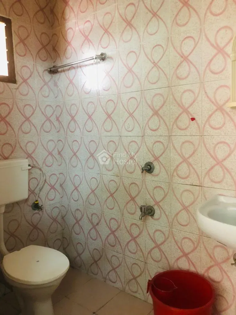 JJ AVENUE GENTS HOSTEL in Vazhakkala, Ernakulam — photo 3