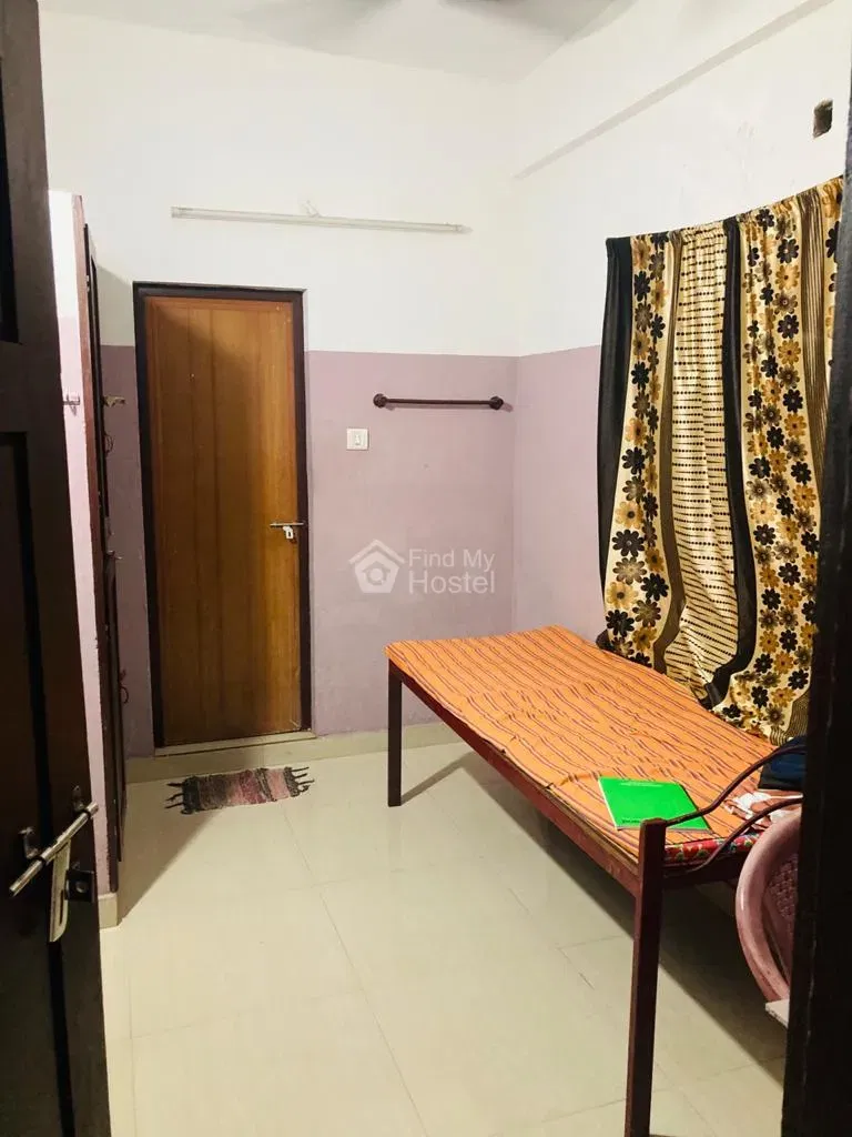 PARADISE GENTS HOSTEL 1 in Kaloor, Ernakulam — photo 6