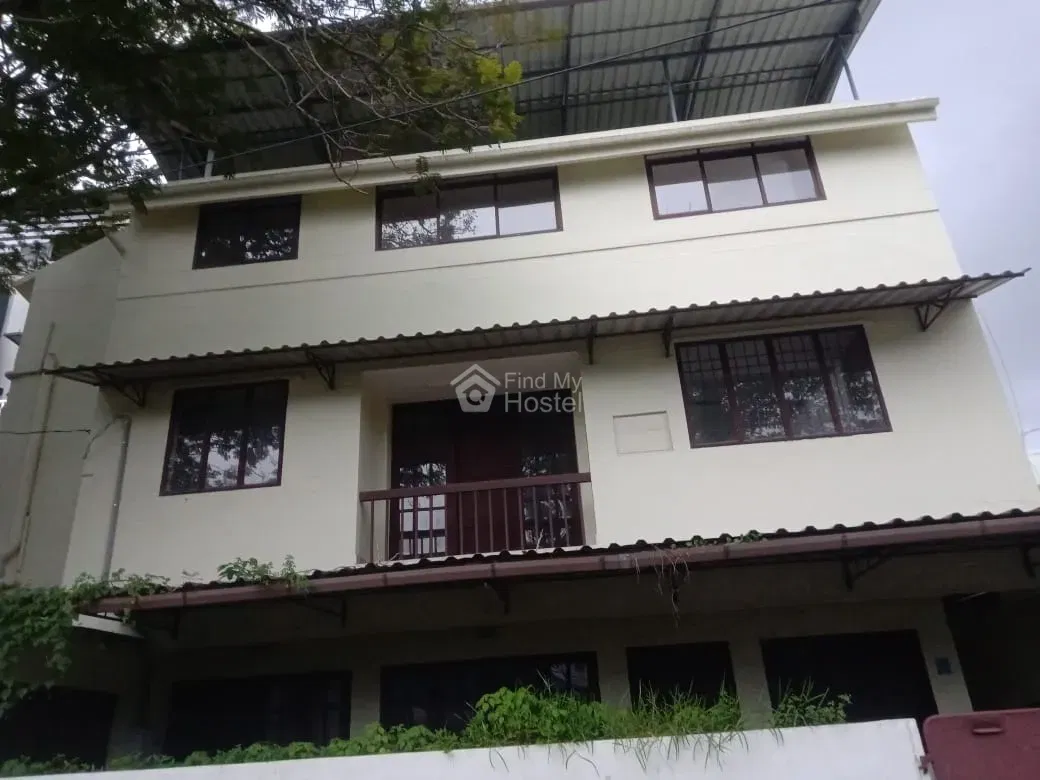Orange Gents Hostel in Kacheripady, Ernakulam — photo 5