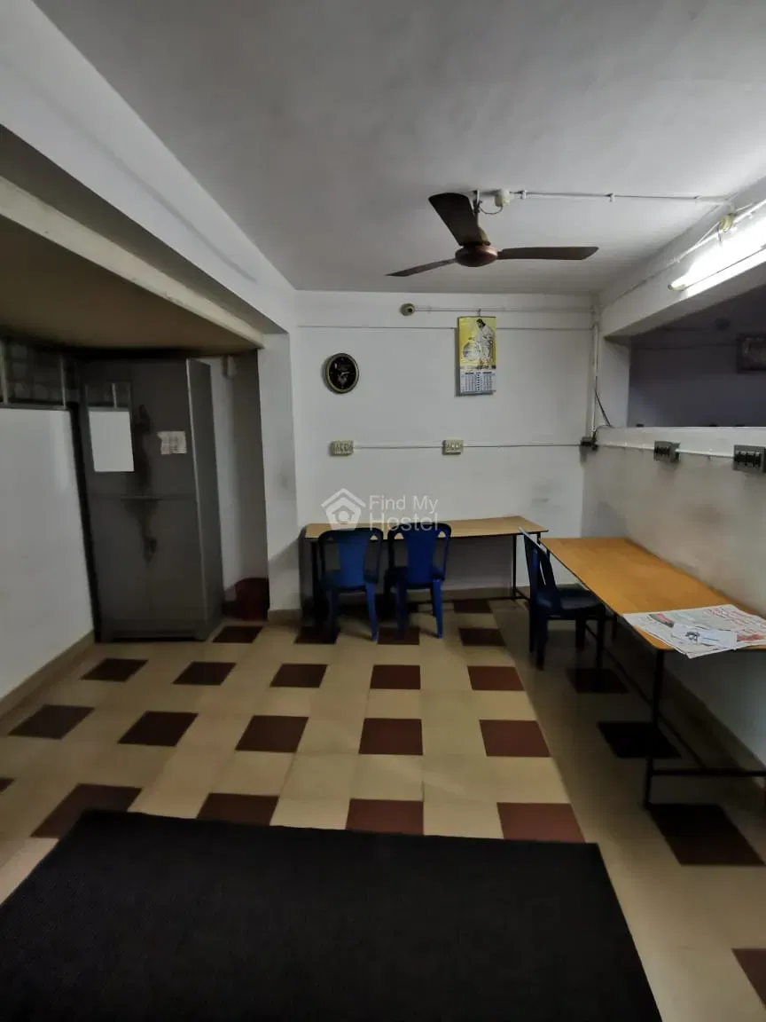 ST. JUDE WOMENS HOSTEL in Thevara, Ernakulam — photo 2