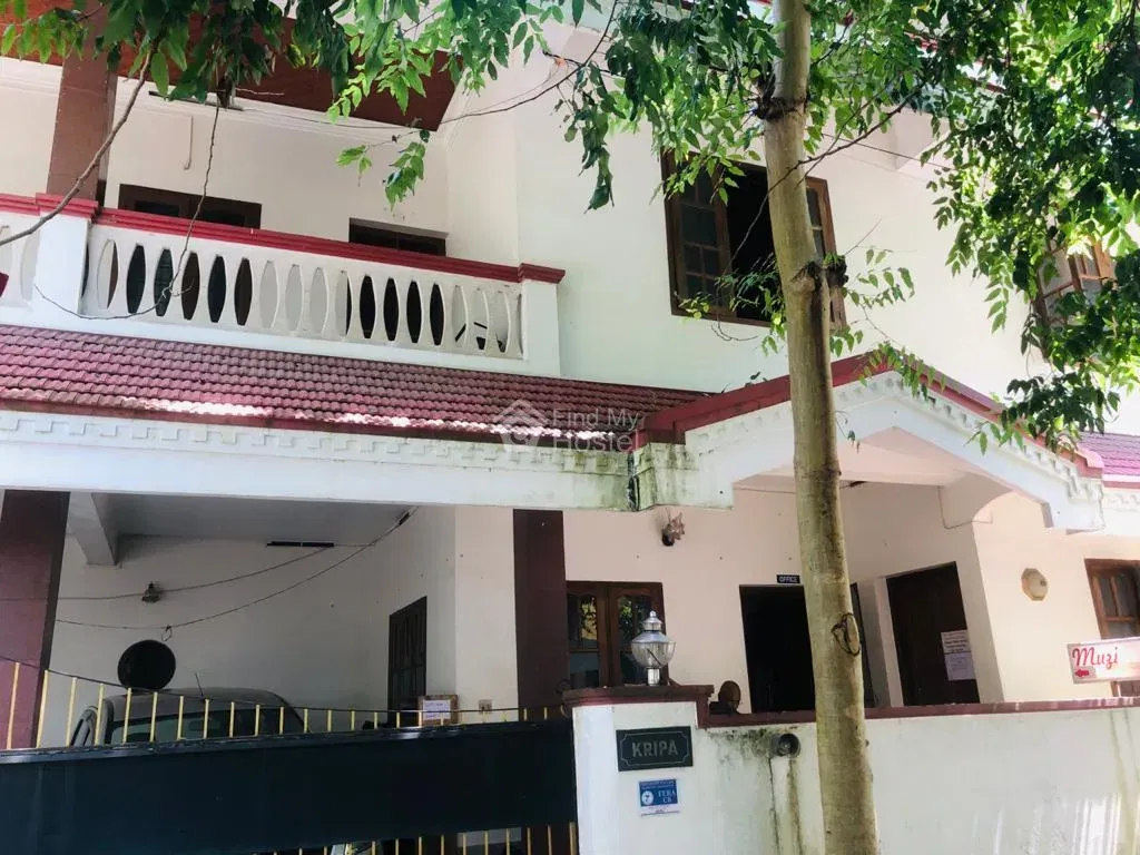 MUZI LADIES HOSTEL in Vazhakkala, Ernakulam — photo 6