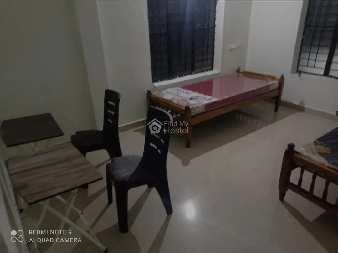 Deepa home stay in Palayam, Thiruvananthapuram — photo 6