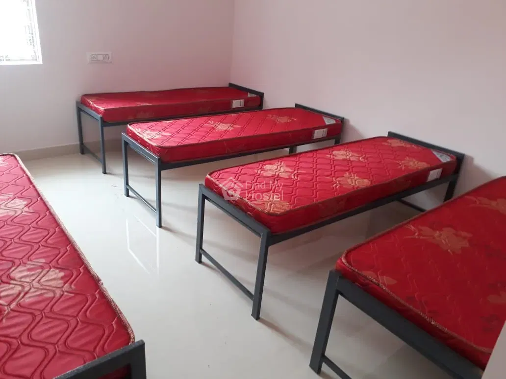 Sree Vigneshwara Executive Girls Hostel in Gaddiannaram, Hyderabad — photo 3
