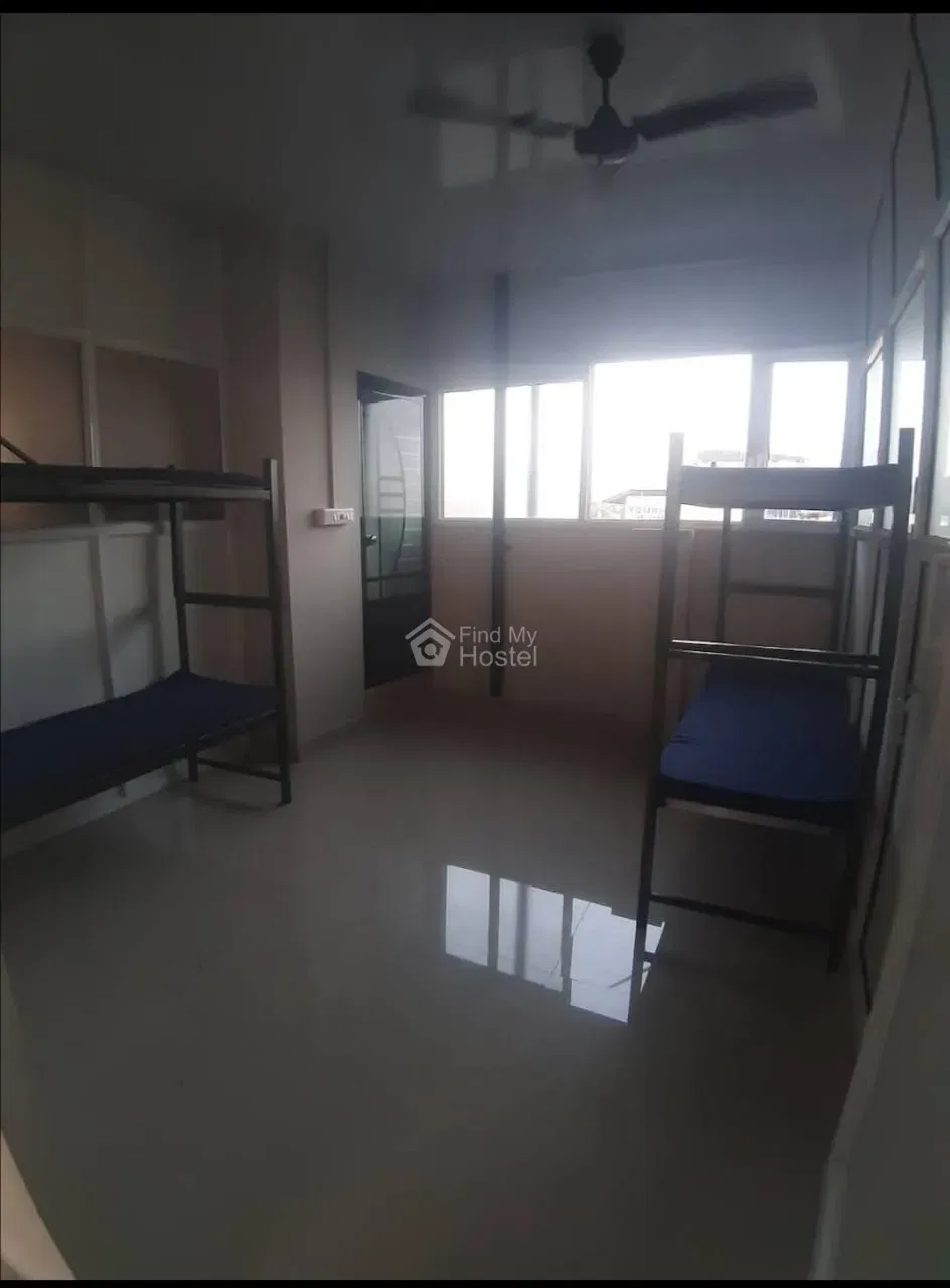 HIGHNESS GENTS HOSTEL in MG-Road, Ernakulam — photo 7