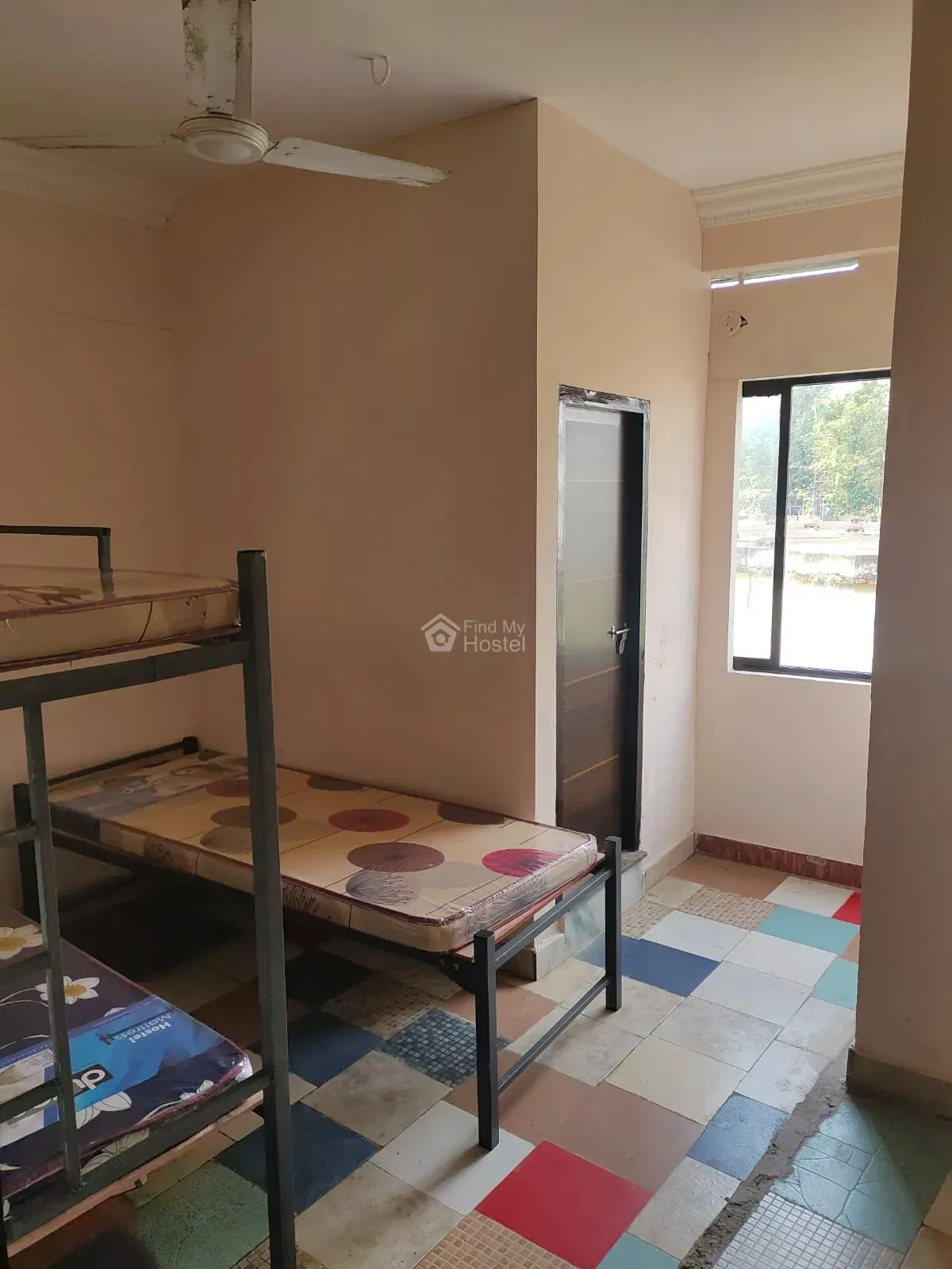 Flowers Gents Hostels in Thammanam, Ernakulam — photo 7