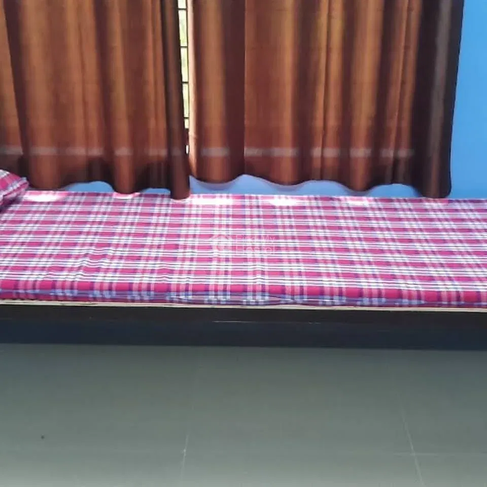 J and J Gents Hostel in Kadavanthra, Ernakulam — photo 2
