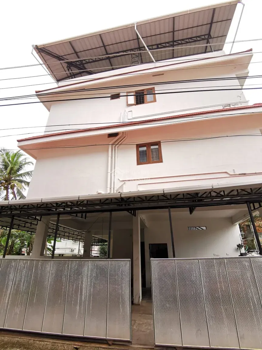 BUTTERFLY LADIES HOSTEL 4 in Vazhakkala, Ernakulam — photo 2