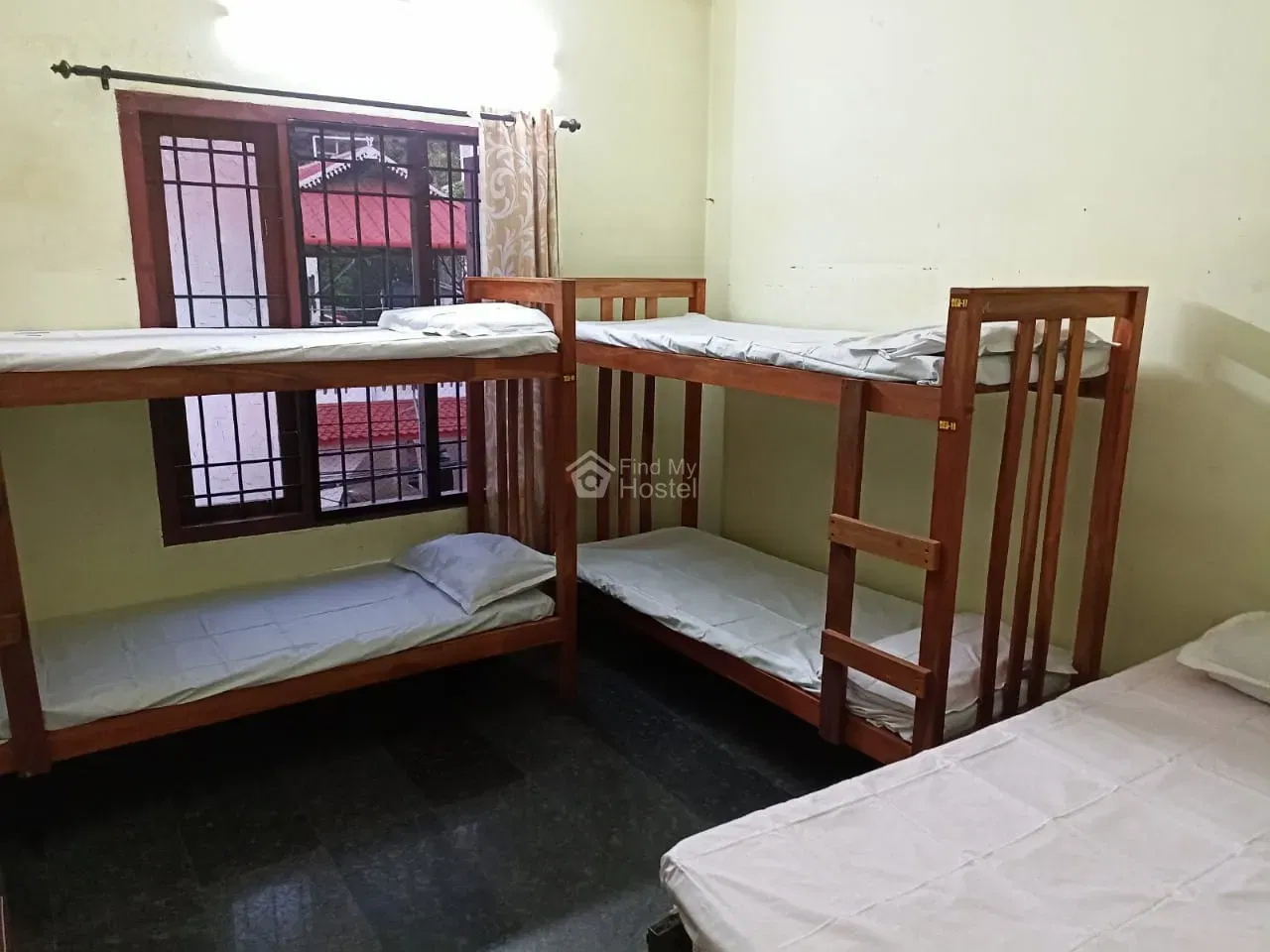 Lavender Garden Gents Hostel in Kadavanthra, Ernakulam — photo 3