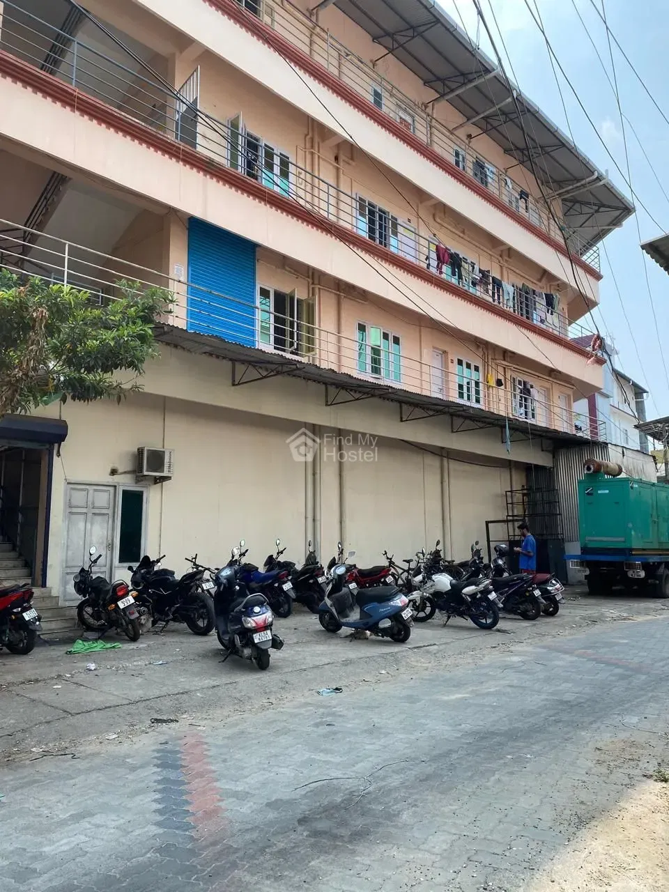 B Hub Living for gents-1 in Kaloor, Ernakulam — main photo