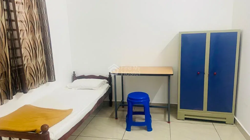 BUTTERFLY LADIES HOSTEL 3 in Kalamassery, Ernakulam — photo 5