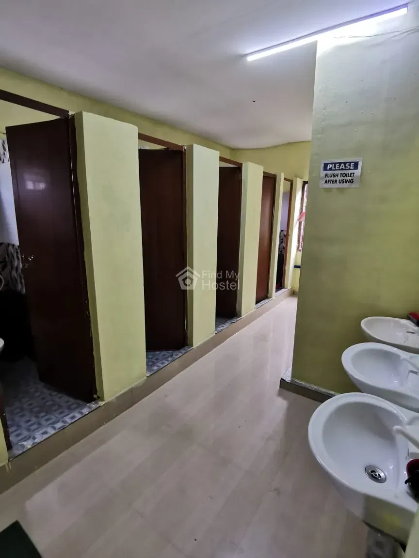 ST JOSEPH GENTS HOSTEL in MG-Road, Ernakulam — photo 7