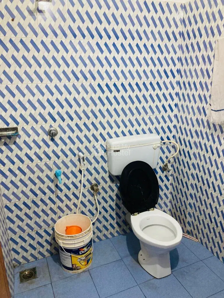 PARADISE GENTS HOSTEL 1 in Kaloor, Ernakulam — photo 7