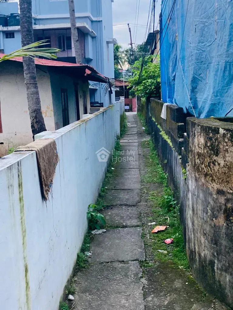 PARADISE GENTS HOSTEL 1 in Kaloor, Ernakulam — photo 5