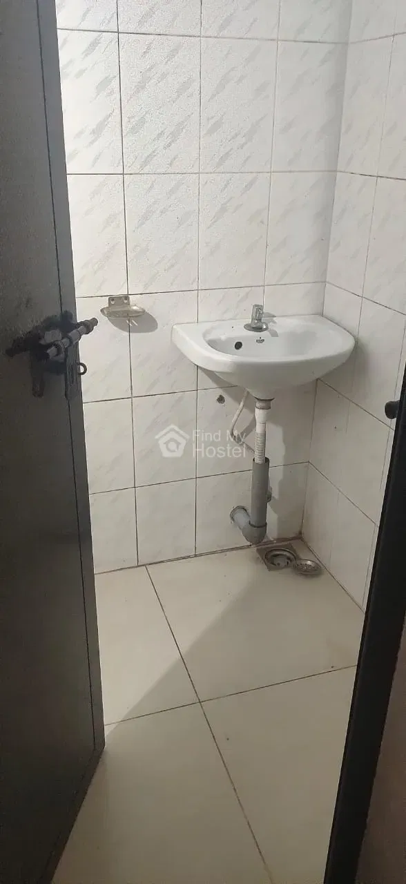 FRIENDS LADIES HOSTEL 2 in Kaloor, Ernakulam — photo 3