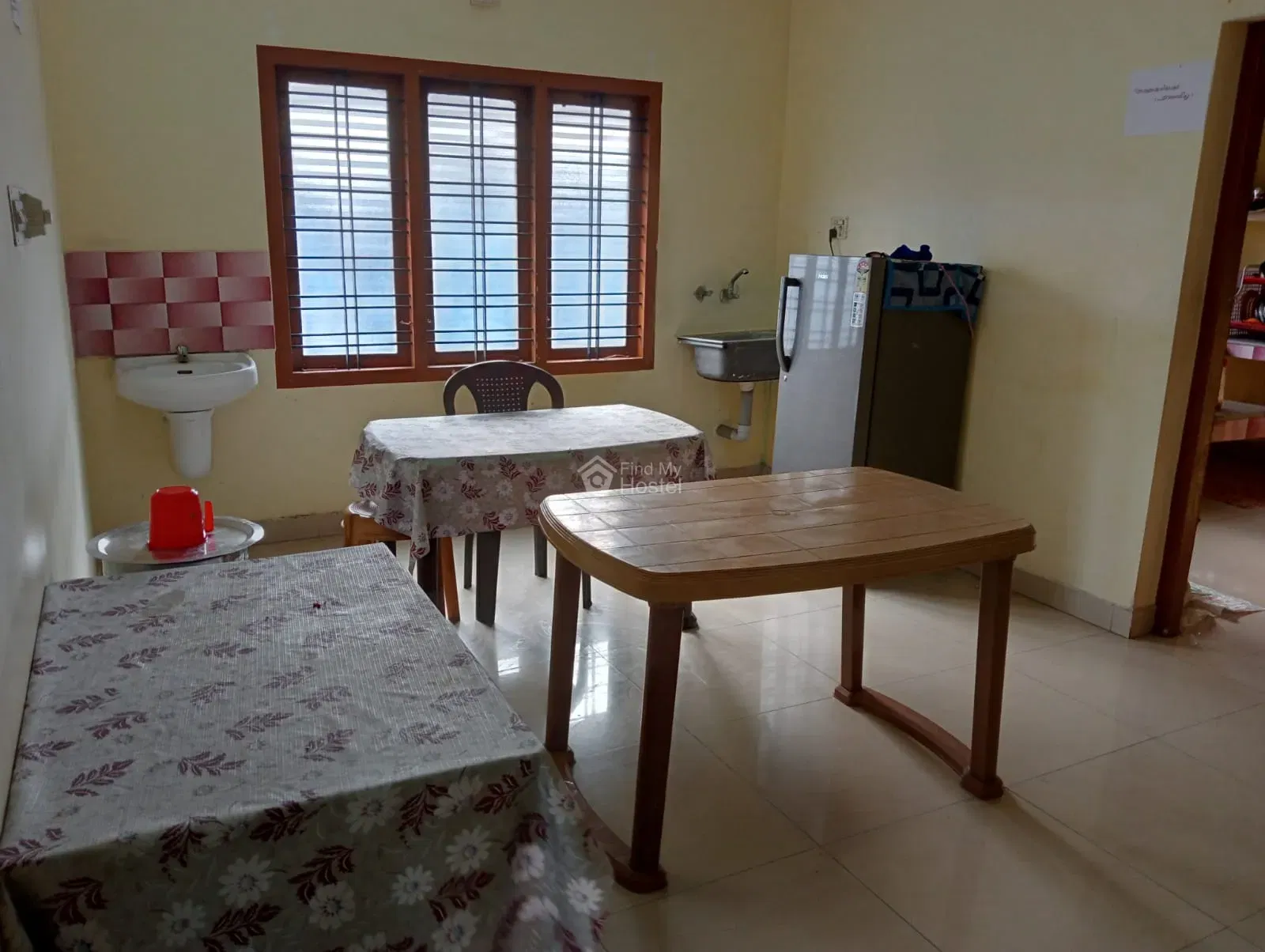 Lakshmi Ladies hostel (2) in Kadavanthra, Ernakulam — photo 2
