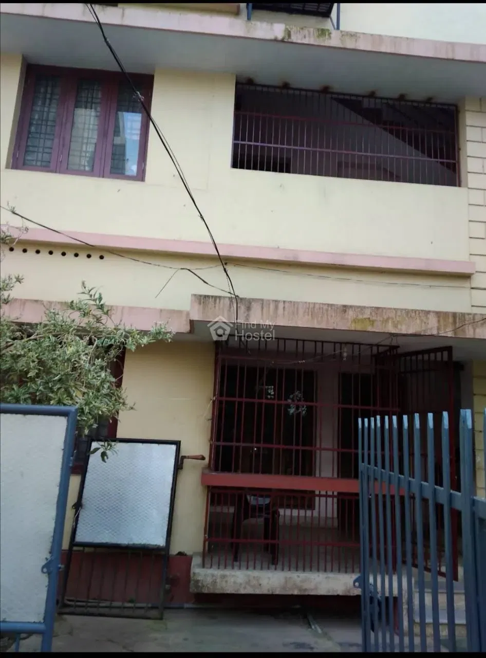 AATHIRA LADIES HOSTEL in MG-Road, Ernakulam — photo 2