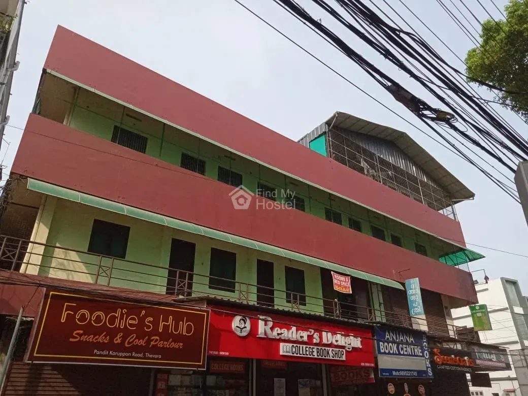 Tri Star Gents Hostel in Thevara, Ernakulam — main photo
