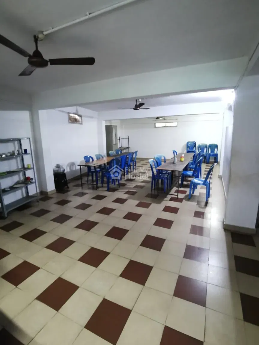 ST. JUDE WOMENS HOSTEL in Thevara, Ernakulam — photo 4