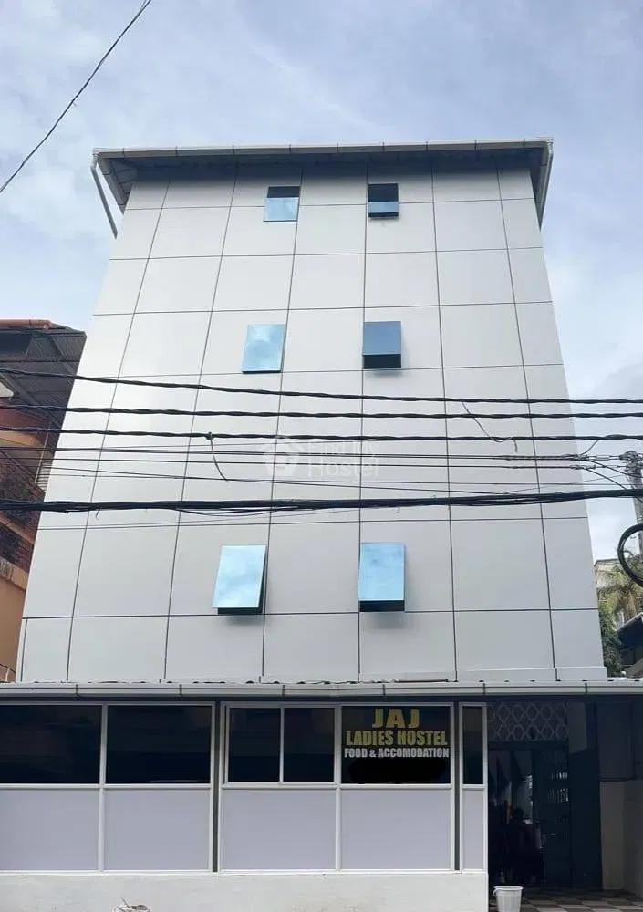 JAJ Ladies Hostel 1 in MG-Road, Ernakulam — main photo