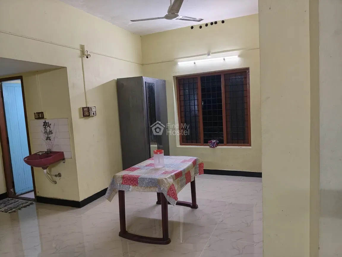 Cochin Hostel for Gents in Nettoor, Ernakulam — photo 4