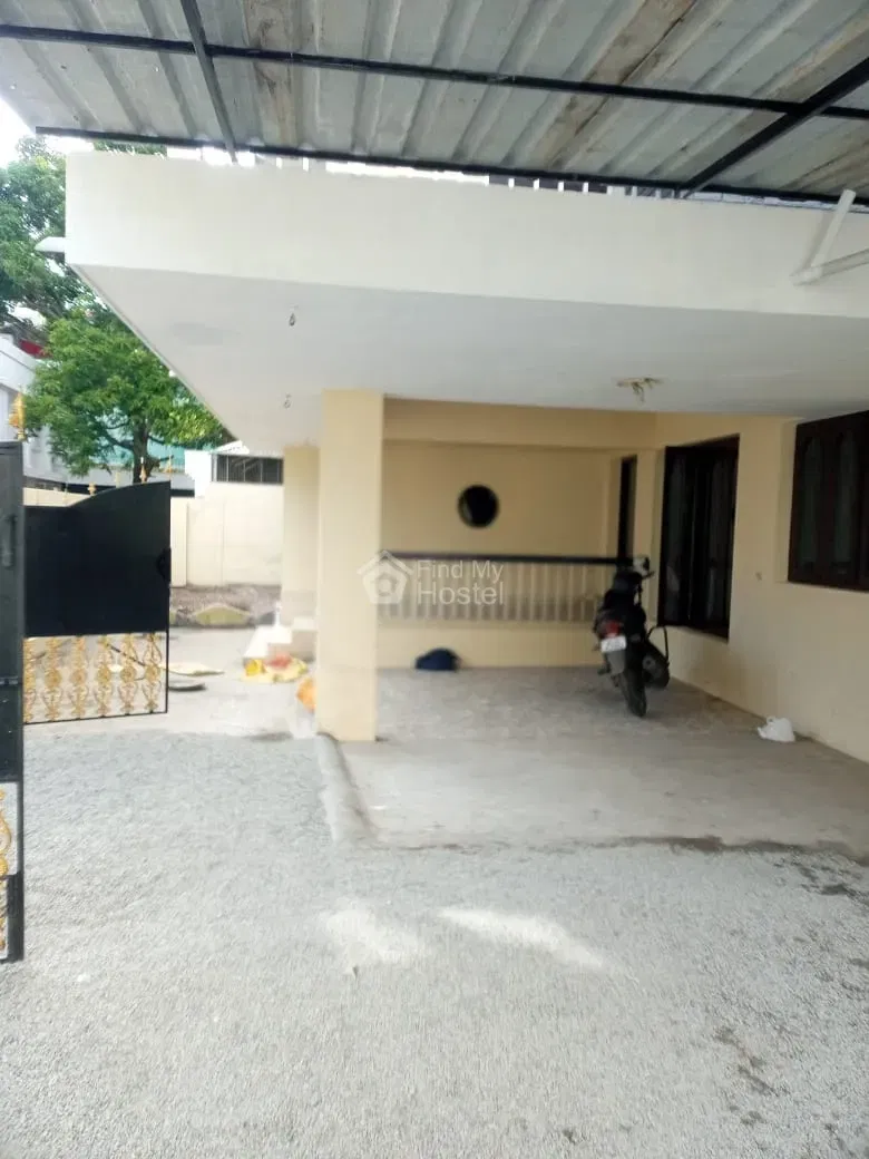 Orange Ladies Hostel - 1 in Kacheripady, Ernakulam — photo 3