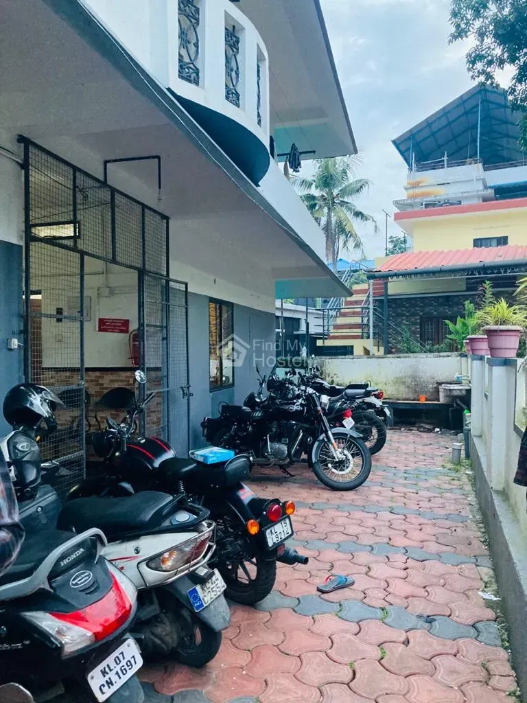 PARADISE GENTS HOSTEL 1 in Kaloor, Ernakulam — main photo