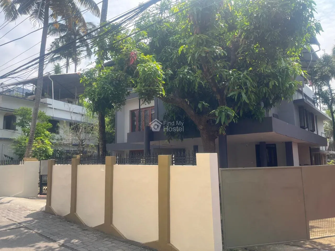 Saros Ladies Hostel in Kaloor, Ernakulam — photo 3