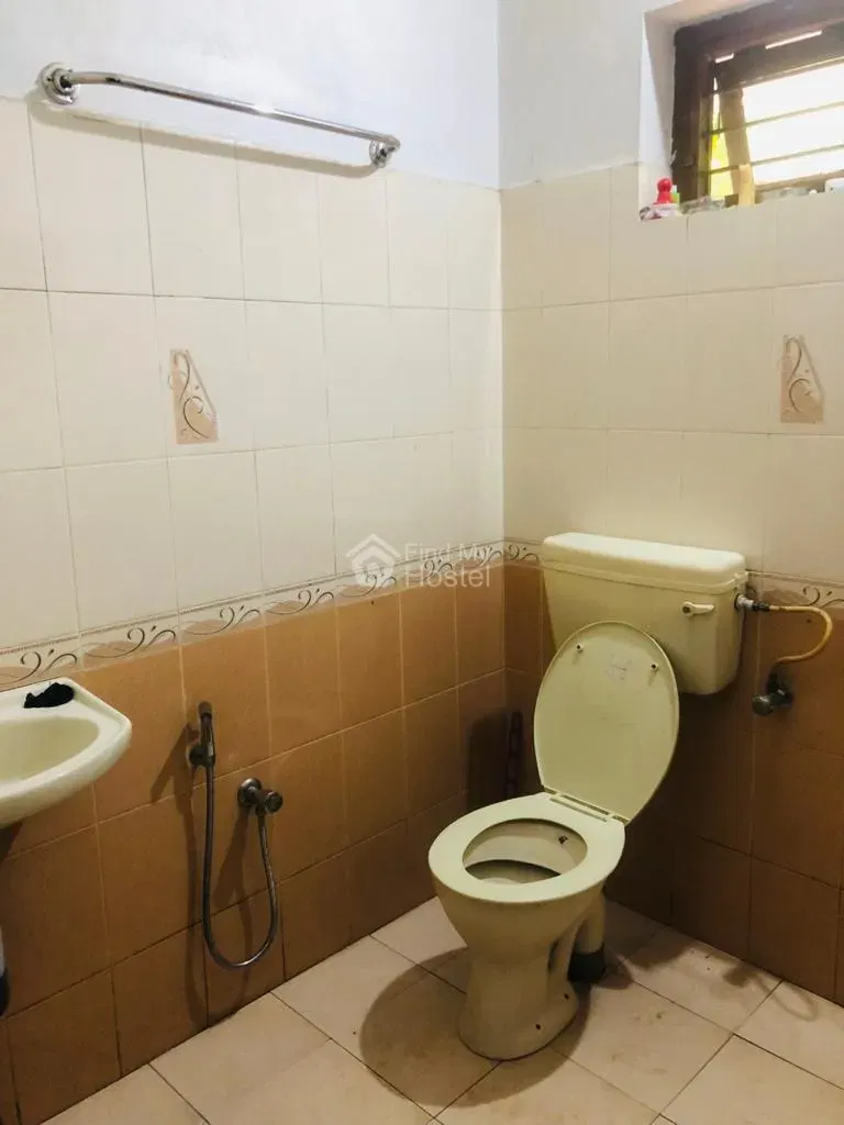 MUZI LADIES HOSTEL in Vazhakkala, Ernakulam — photo 3