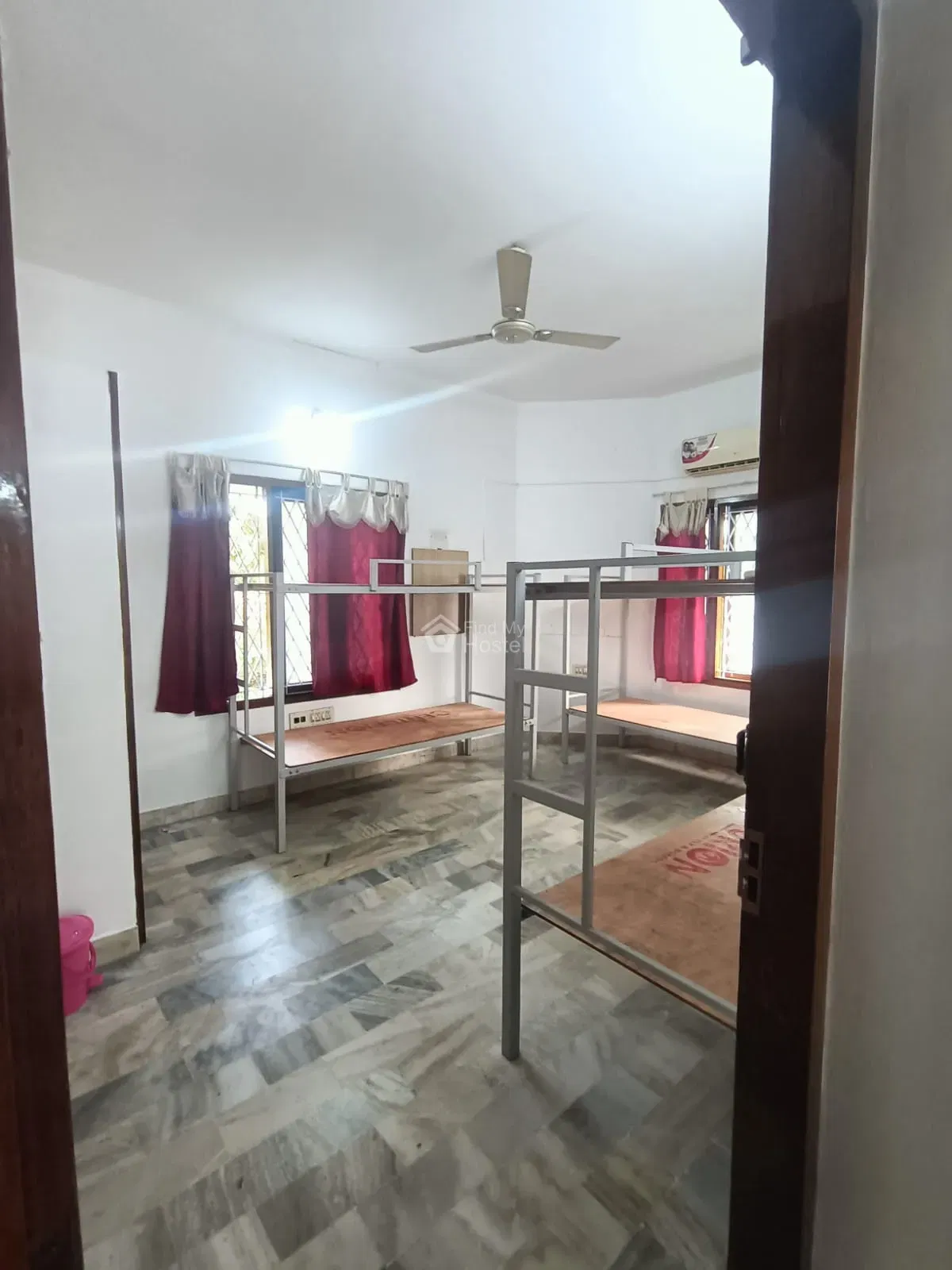 Lake View Gents Hostel in Thevara, Ernakulam — main photo