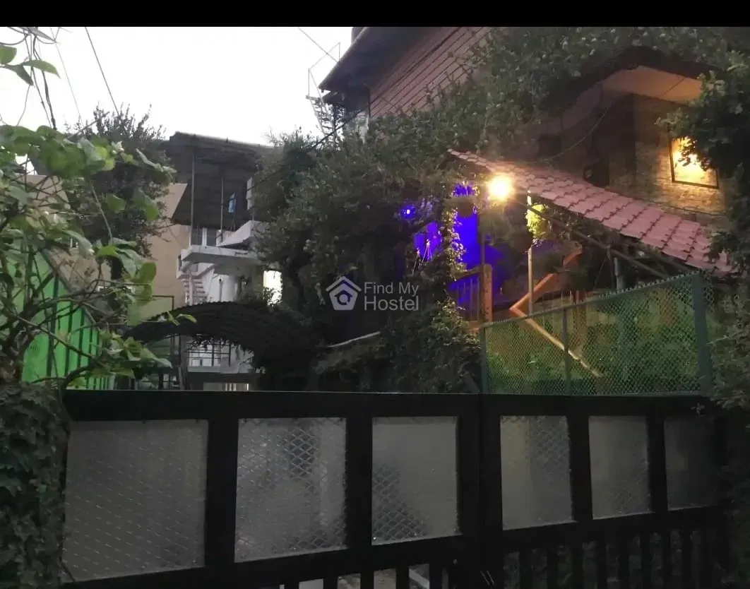 St. Mary's Ladies Hostel in MG-Road, Ernakulam — photo 2