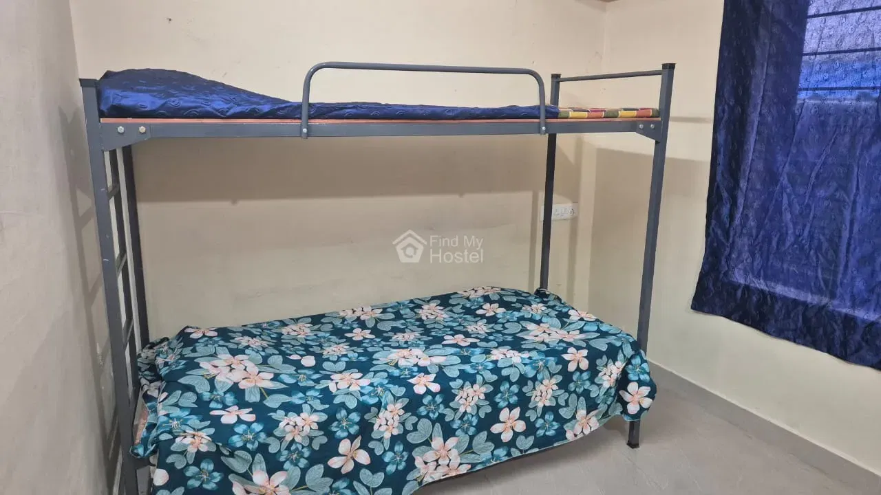 GREENLAND GENTS HOSTEL in Thammanam, Ernakulam — photo 4