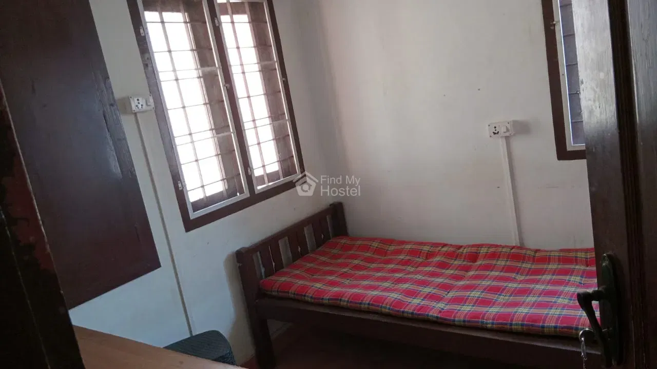 X stay gents hostel in Kacheripady, Ernakulam — photo 5